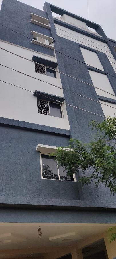 Oyo 81589 Aruna Dwraka Homes Haïdarabad Extérieur photo