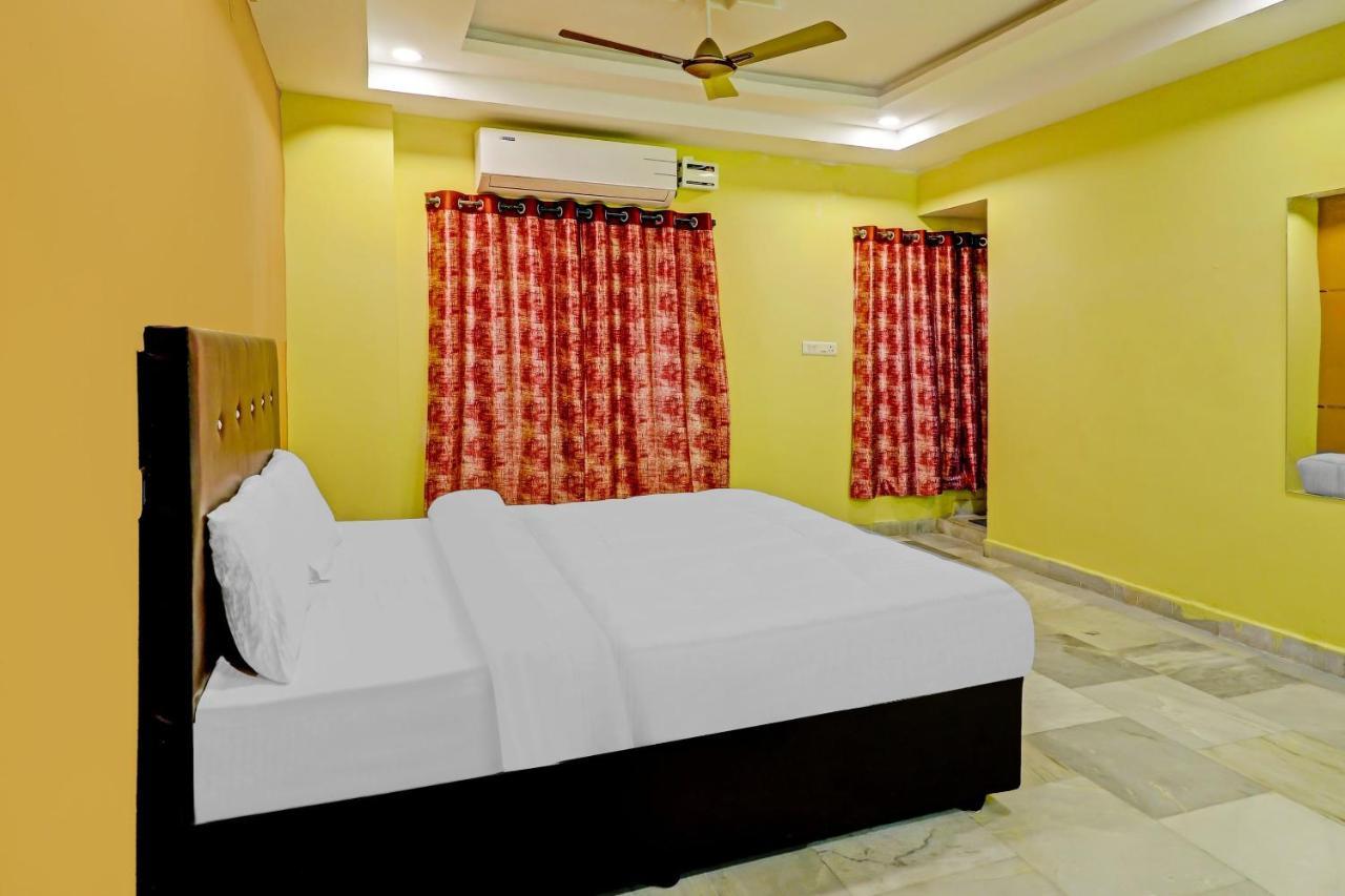 Oyo 81589 Aruna Dwraka Homes Haïdarabad Extérieur photo